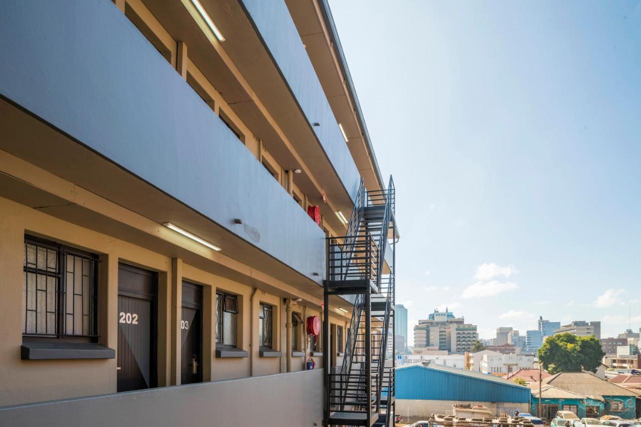 N1 Hotel Rotten Row Harare Exterior photo