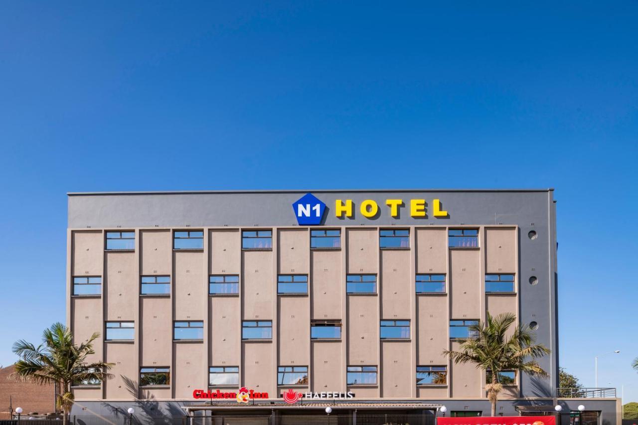 N1 Hotel Rotten Row Harare Exterior photo