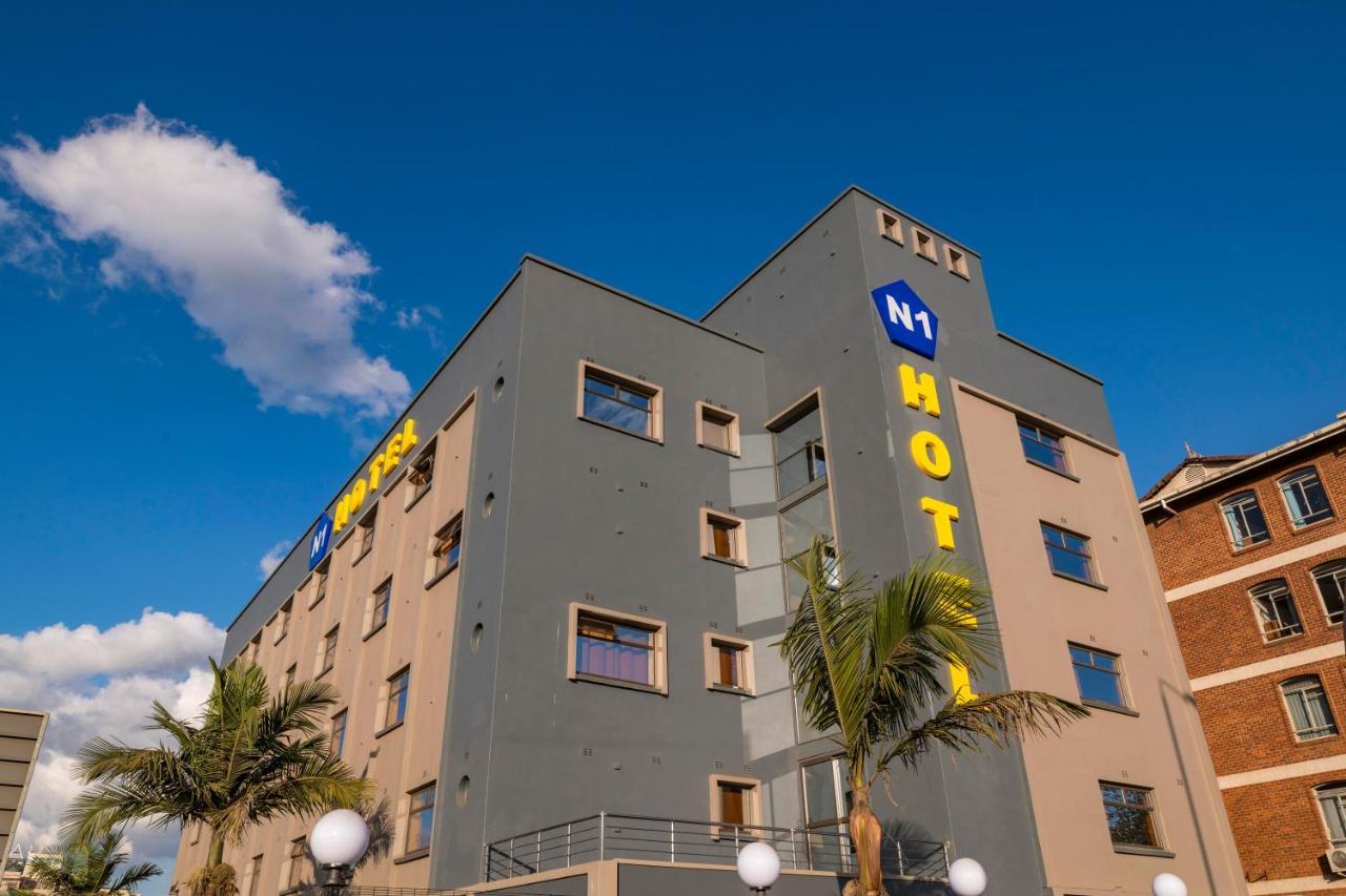 N1 Hotel Rotten Row Harare Exterior photo